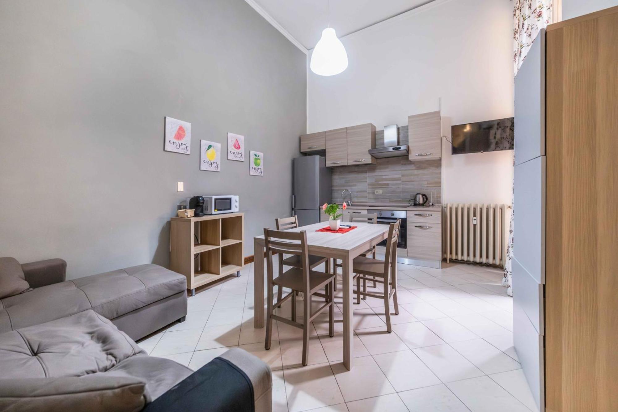 Rifugio Di Romeo E Giulietta Apartment - Verona — Photos 2